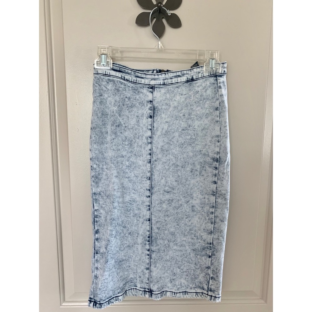 Forever 21 Light Denim Acid Wash Pencil Skirt